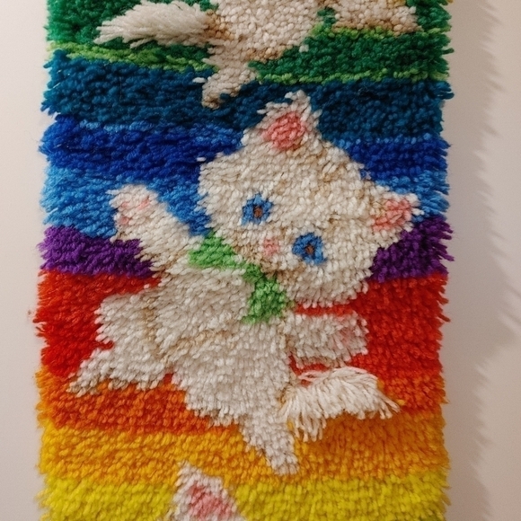 VINTAGE Rainbow Kitty Rug/Hanging - Picture 3 of 7